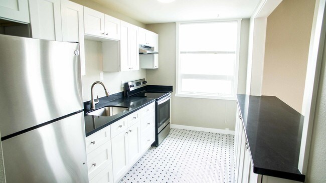 Photo - Clairemont Apartments