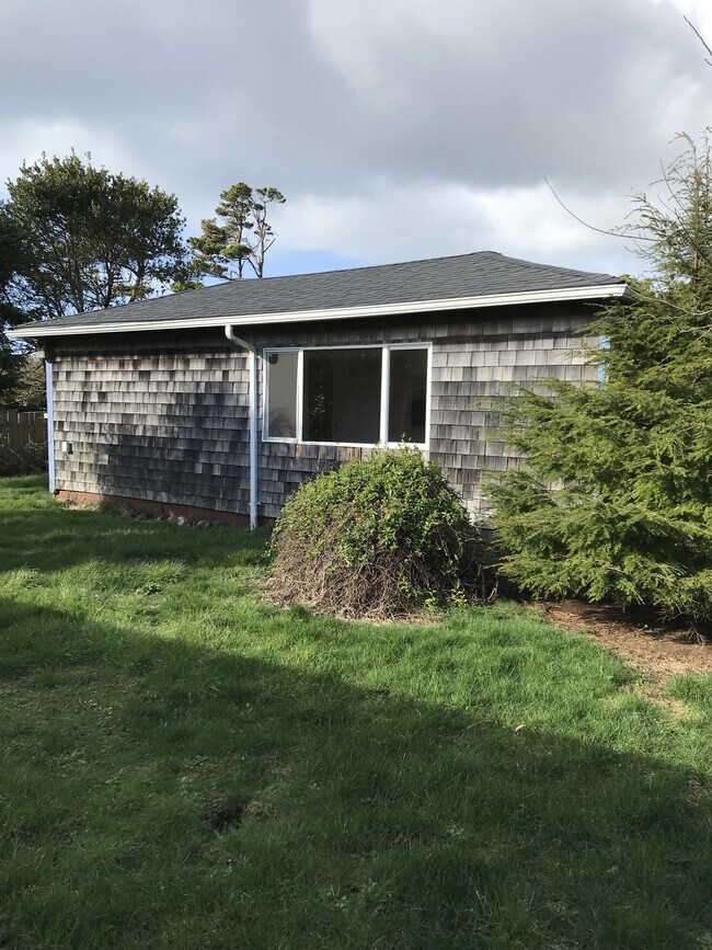 Photo - 1118 SW Southmayd Ln