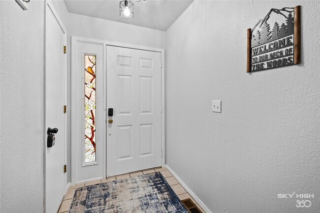 Photo - 13 Yarmouth Dr