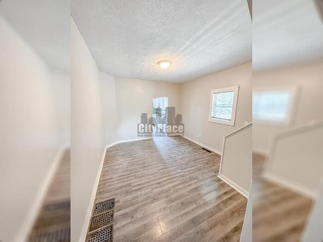 Photo - 1360 S Sheffield Ave