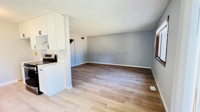 Photo - 431 S Village Ct Unit 1