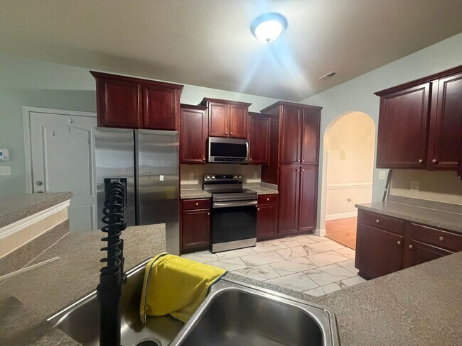 Photo - 3541 Castlefield Ln
