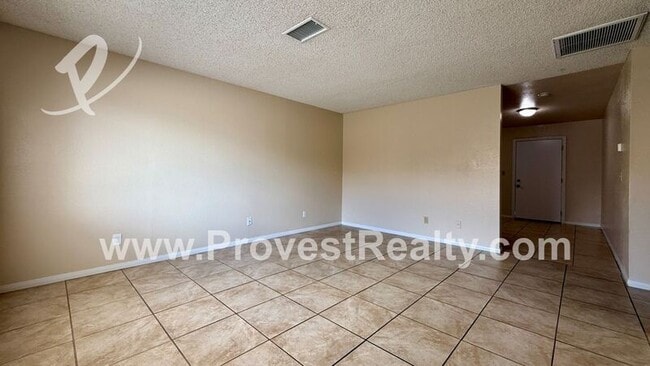 Photo - 15952 Sequoia St