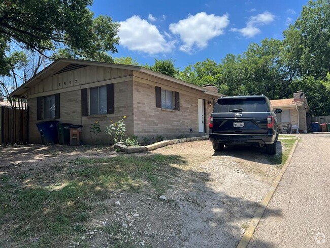 Building Photo - 8902 Little Walnut Pkwy Rental