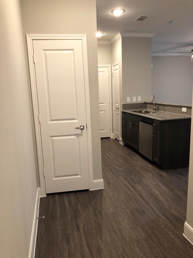 Silverwood at Hackberry Creek Apartments Mont Belvieu, TX