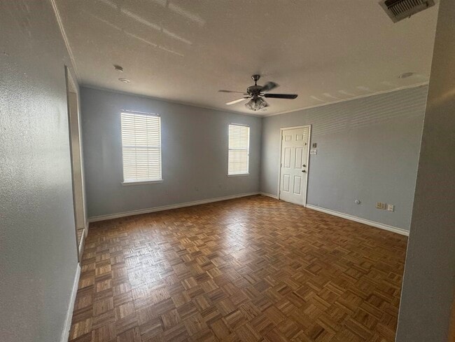Photo - 626A Birchwood Ln