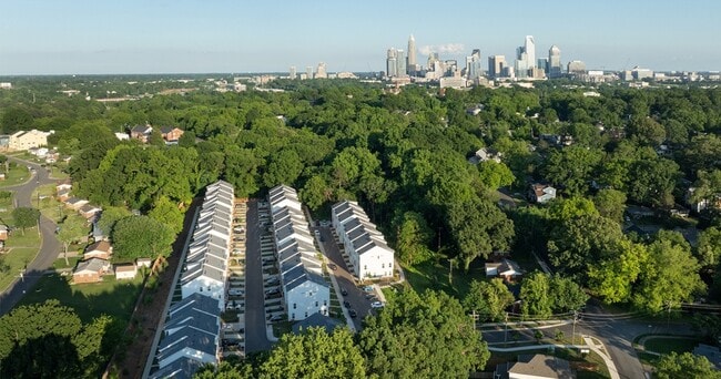 Photo - Townes at Five Points
