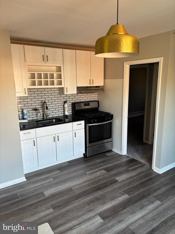 Photo - 707 Spruce St