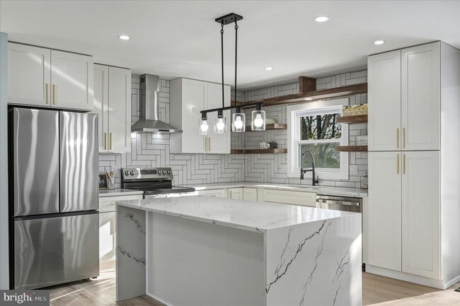 Photo - 110 Elaine Dr