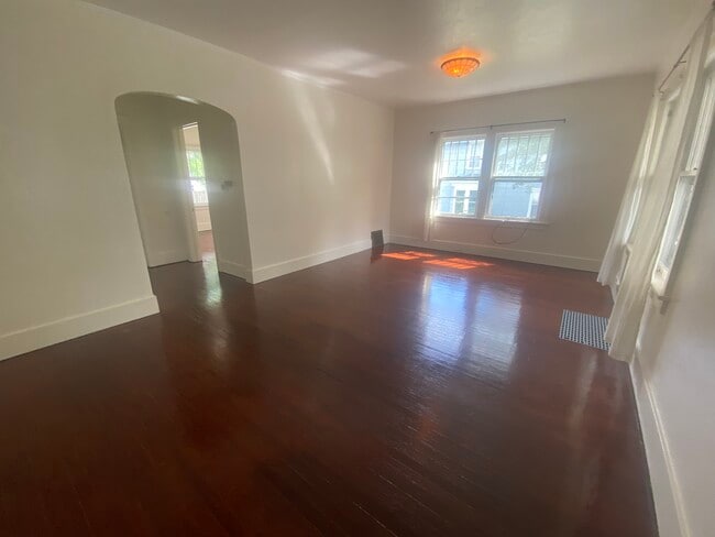 Photo - 404 E Davenport St