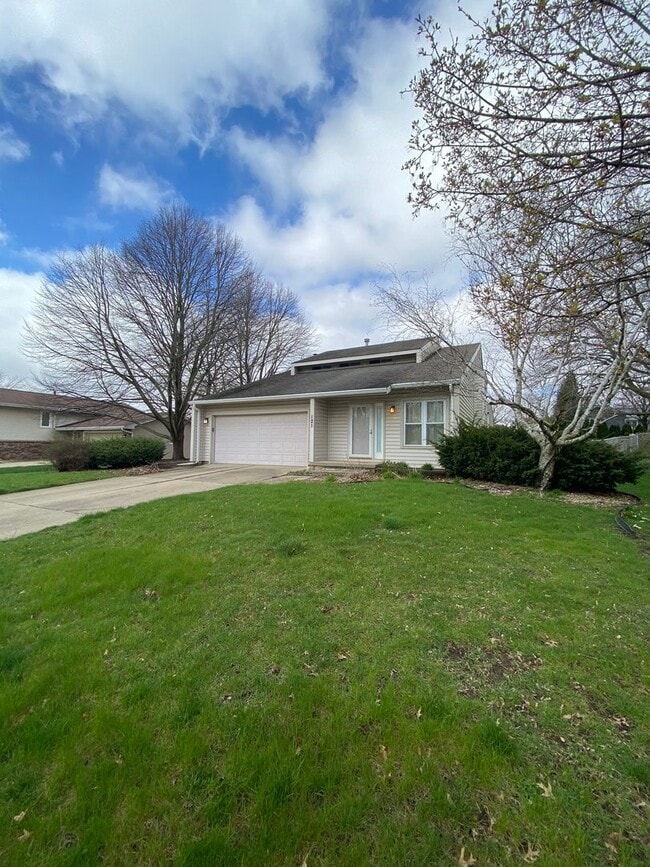 Photo - Spacious & Unique Contemporary Home – Perfect for Entertaining and Family Living!