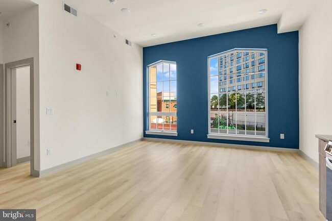 Photo - 689 N Broad St Unidad 505