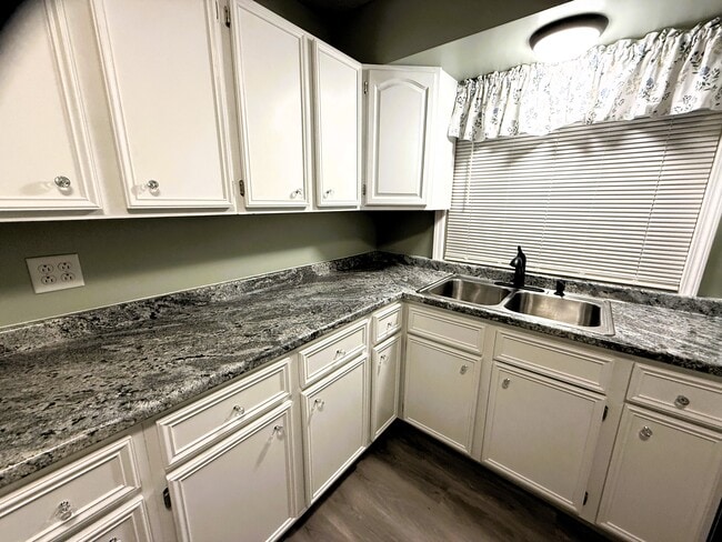 Photo - 412 Depot St Unit 1