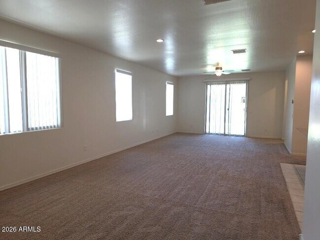 Photo - 10825 W Taylor St