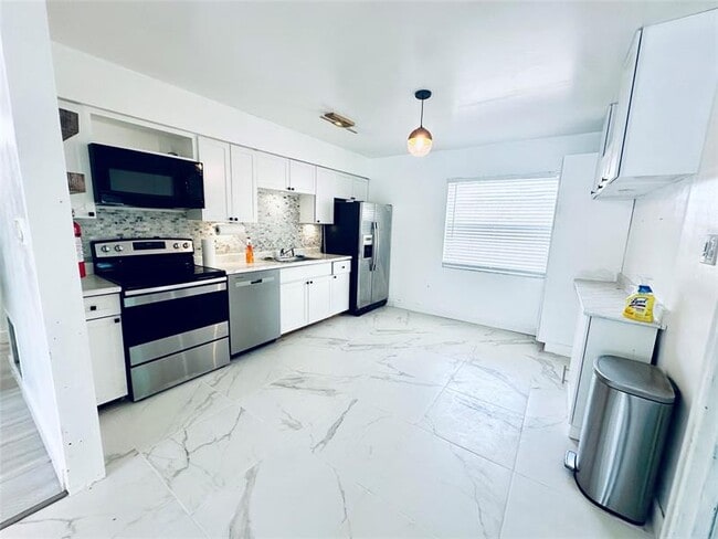 Photo - 1526 N Victoria Park Rd