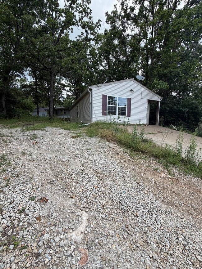 Photo - 3 Bedroom | 2 Bathroom | 1,100 square feet | Merriam Woods MO!