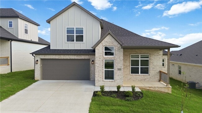 Photo - 920 Trestle Ln
