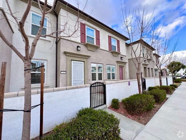 Building Photo - 3 Bedroom 2.5 Bathroom Menifee Condo for L...