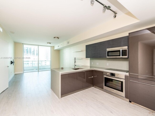 Photo - 1080 Brickell Ave Unidad 2206