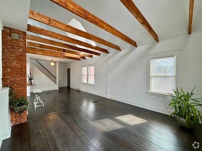 Building Photo - 1118 Kenilworth Ave Unit 1118 Kenilworth Ave - Up Rental