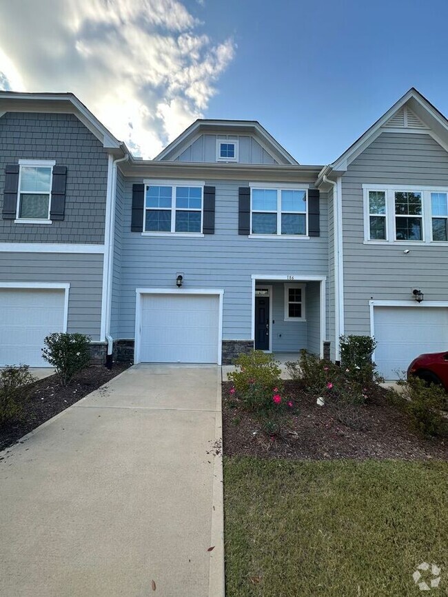 Building Photo - Like-New Townhouse in Holly Springs AVAILA...