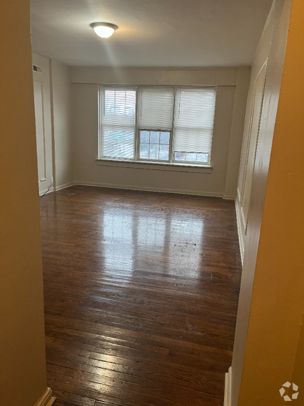 Building Photo - 1 W 28th St Unit 201 Rental