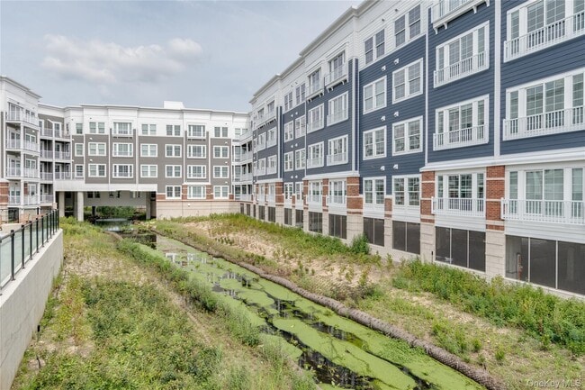 Photo - 75 E Hoffman Ave Unit 1057