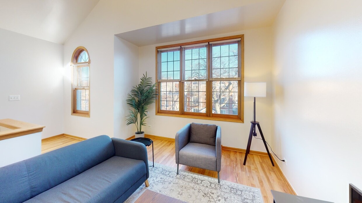 Photo - Private bedroom in 3 bed/2 bath Home