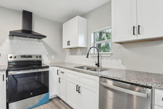 Photo - Beautifully Remodeled 3/1.5 Home in Historic Denver Heights with Modern Upgrades and a Park-Like ...