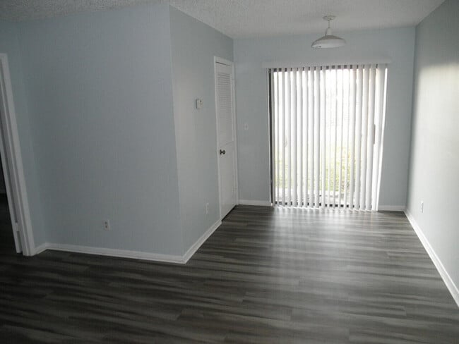 Photo - 4648 Summit Blvd