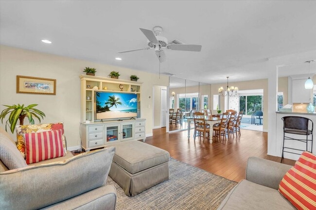Photo - 2732 Valencia Dr
