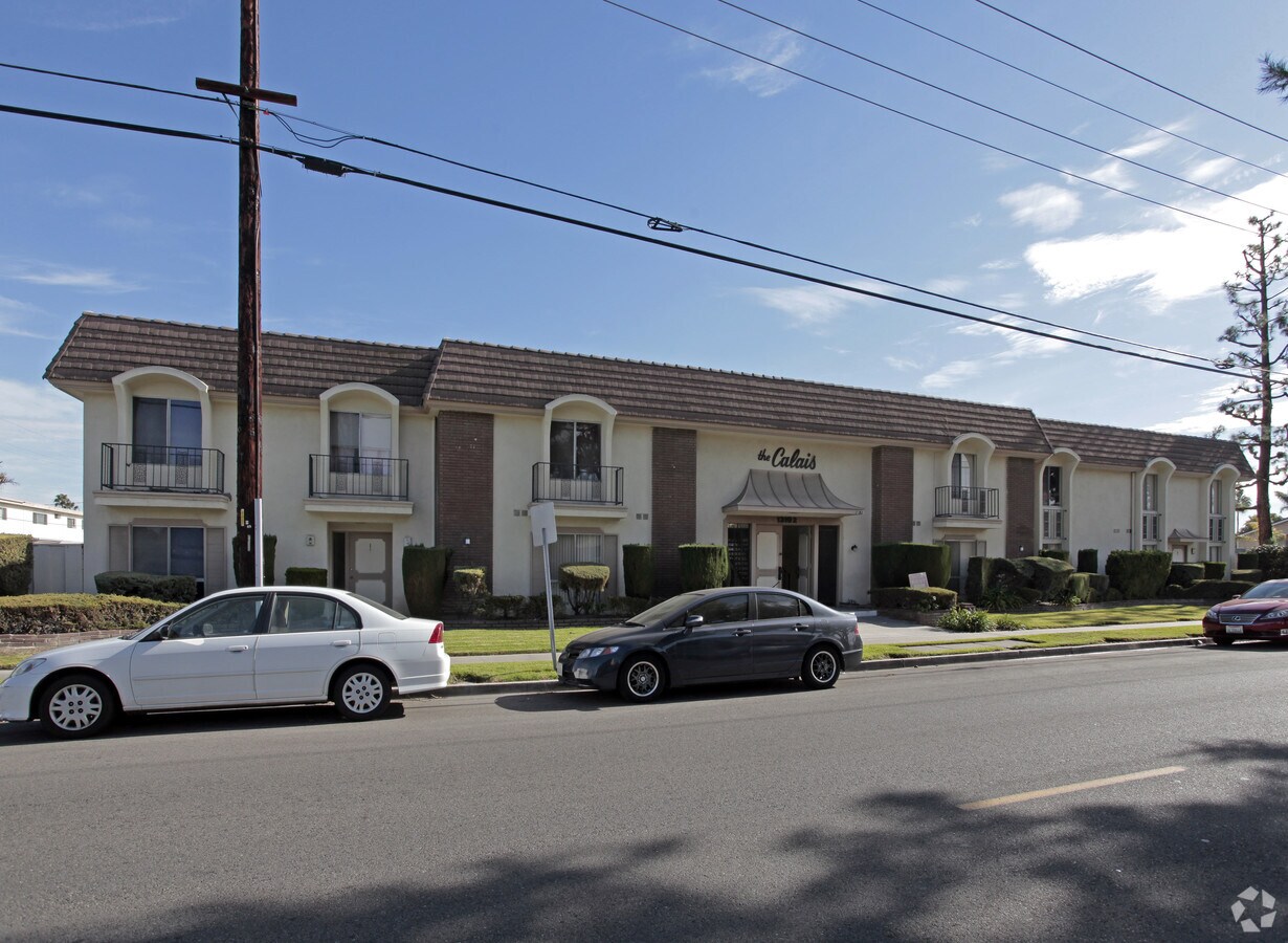 Photo - The Calais Apartments