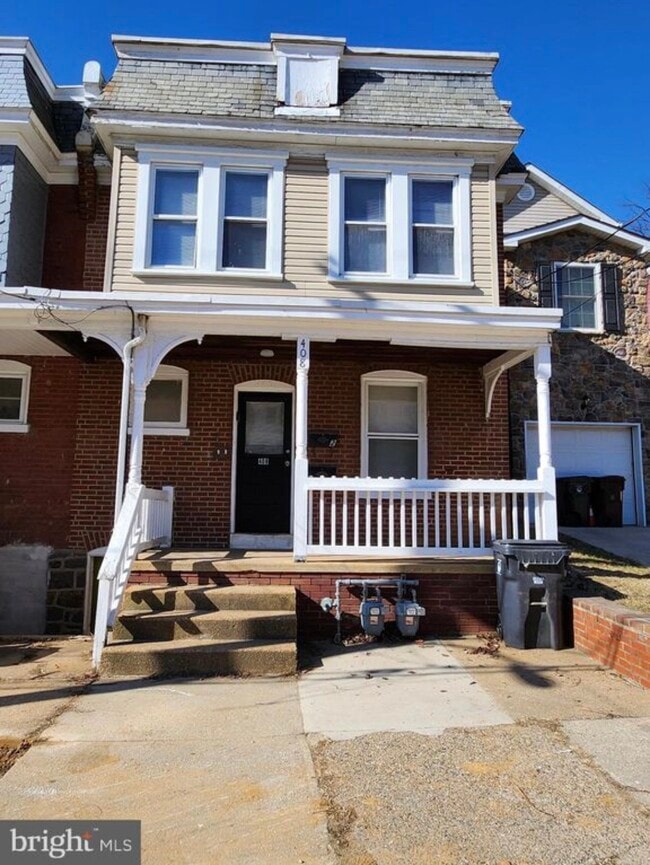 Building Photo - 408 W 30th St Unit Apt 2