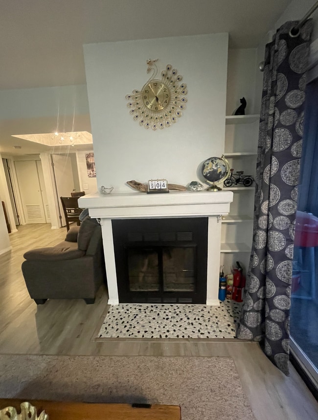 Fully Furnished Foxridge Condo! 2 bedroom/... Condo for Rent in