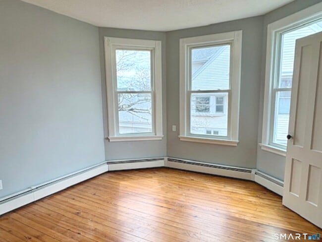 Photo - 17 Wilford Ave Unidad 2