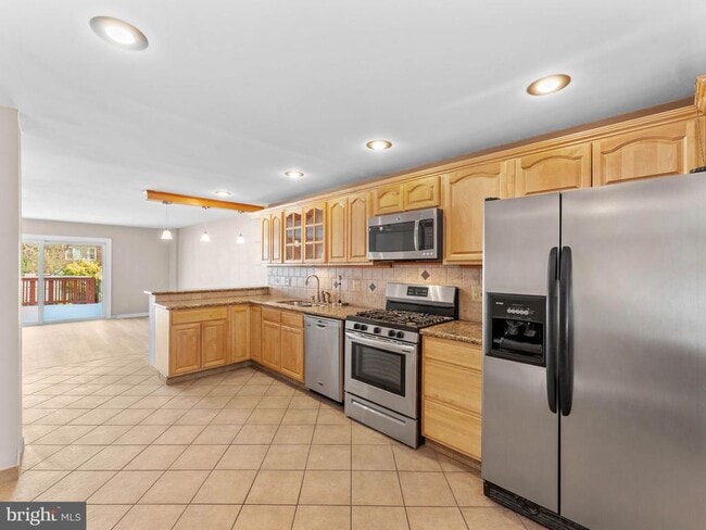 Photo - 3321 Fairdale Rd