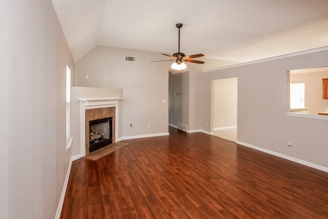 Photo - 5848 Kayla Dr