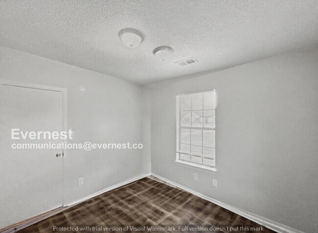 Photo - Limited Time Special Offer / 3 Bed, 2 Bath Home with Fenced Yard / Pet-Friendly / Available Now!