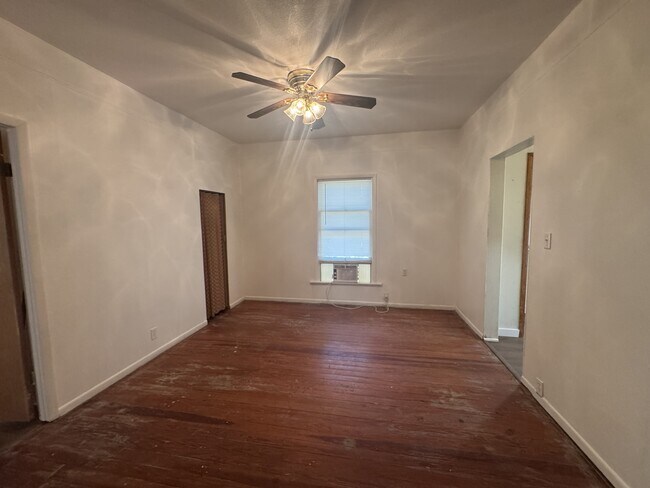 Photo - 307 N Witte St