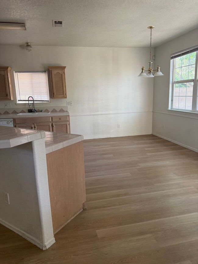 Photo - 7408 Tricia Rd NE