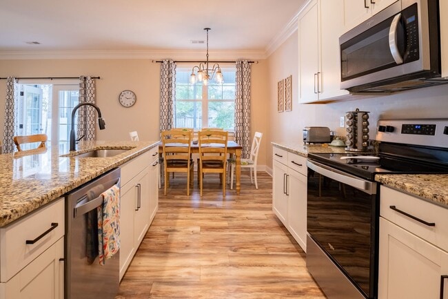 Photo - FURNISHED OFF-SEASON MONTHLY RENTAL-STARTI...