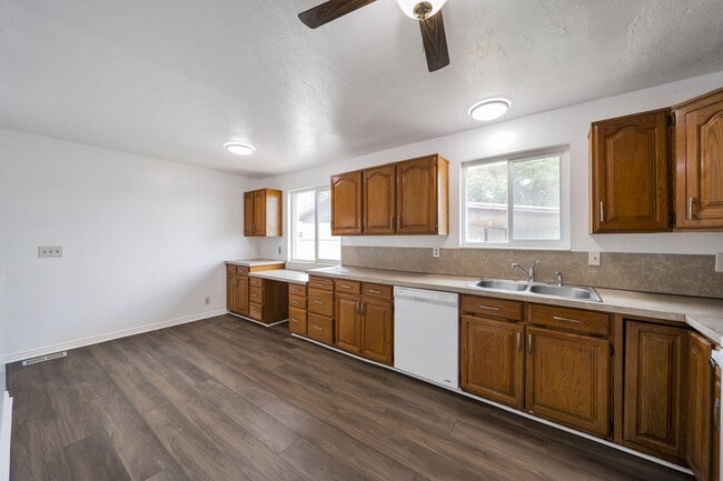 Photo - 4144 Bannock Dr House