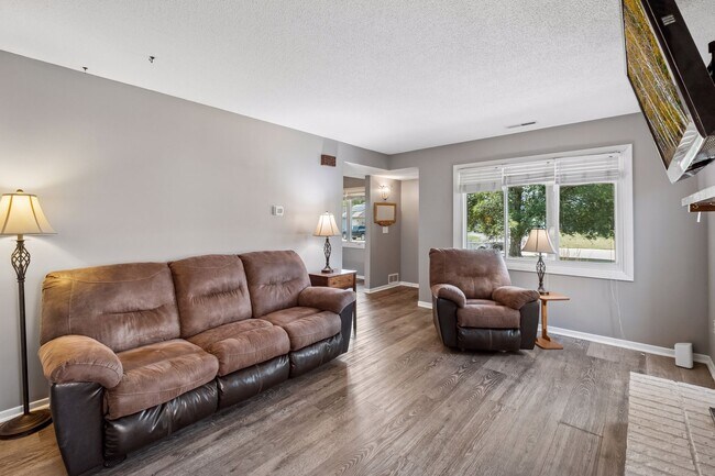 1748 Karis Way