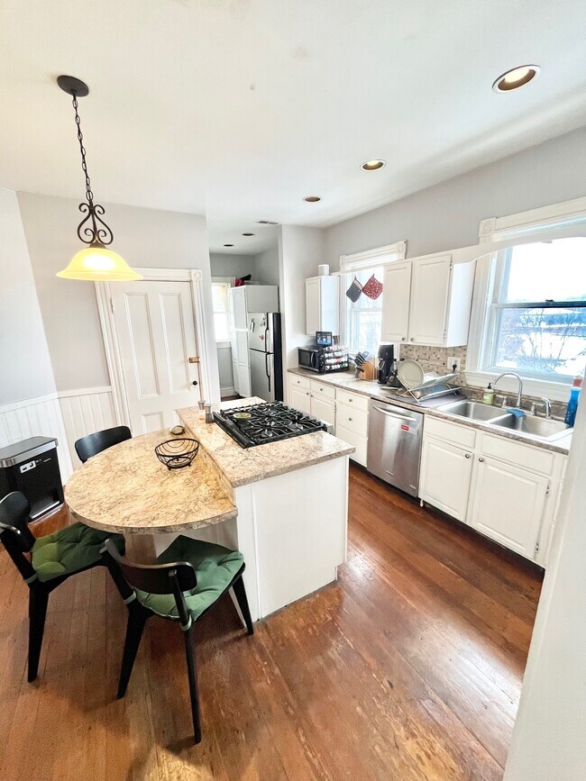 Photo - 140 Cedar St Unit 3