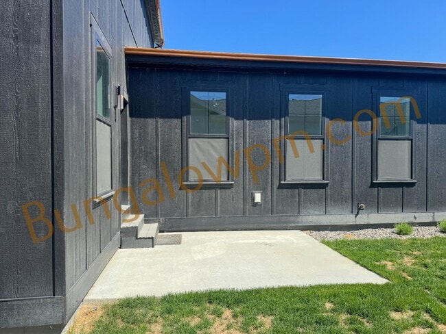 Photo - 1863 St Paul Ln