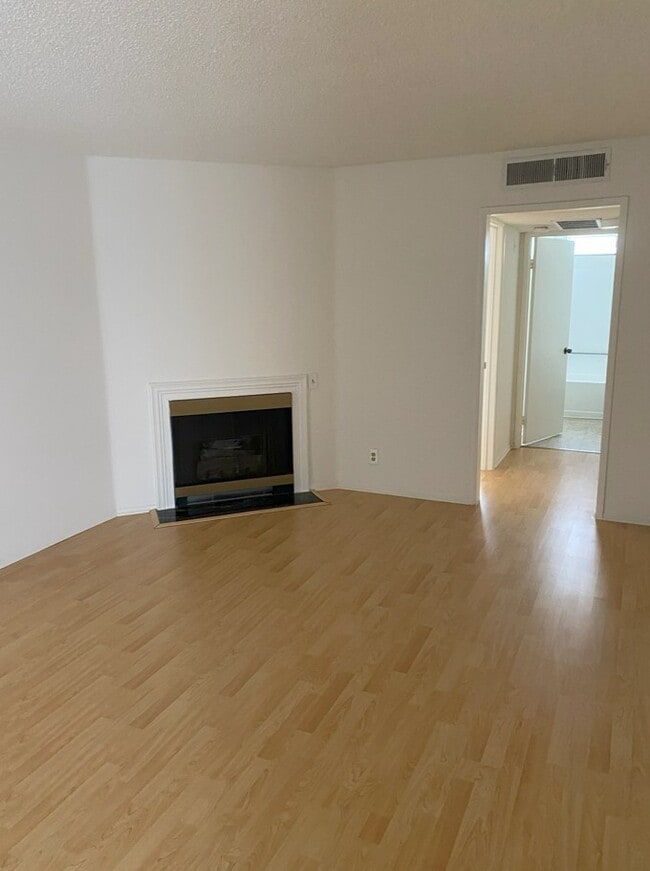 Photo - 3725 S Canfield Ave