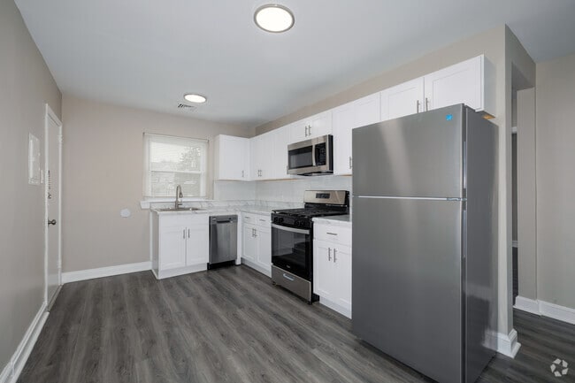 2BR, 1BA - 900SF - Kitchen