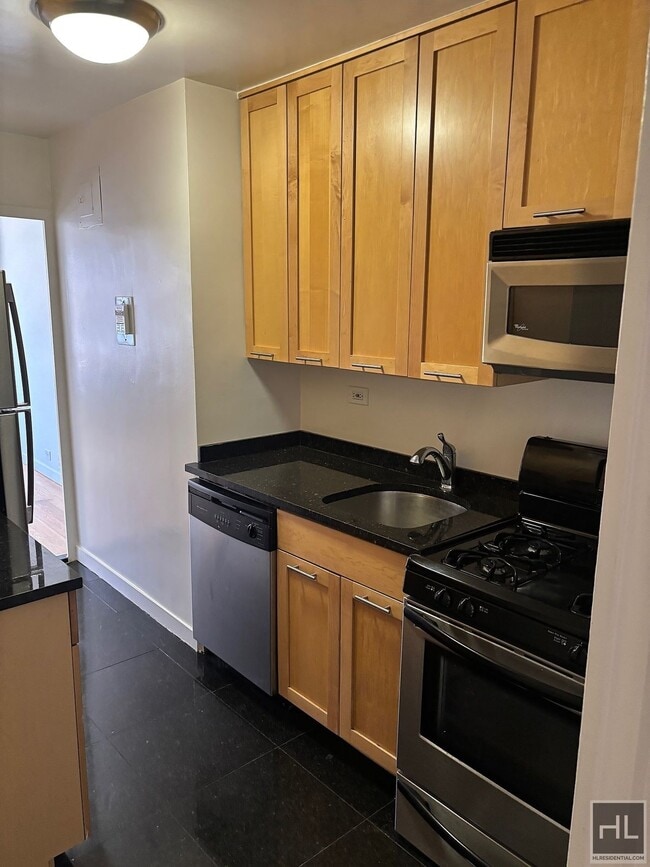 4TH AVE - 4TH AVE Apartment Unit 5G