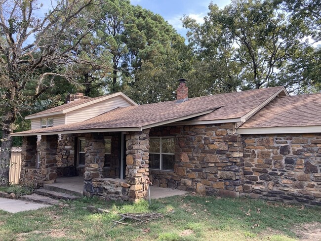 Building Photo - 10722 Revis Hill Rd Rental