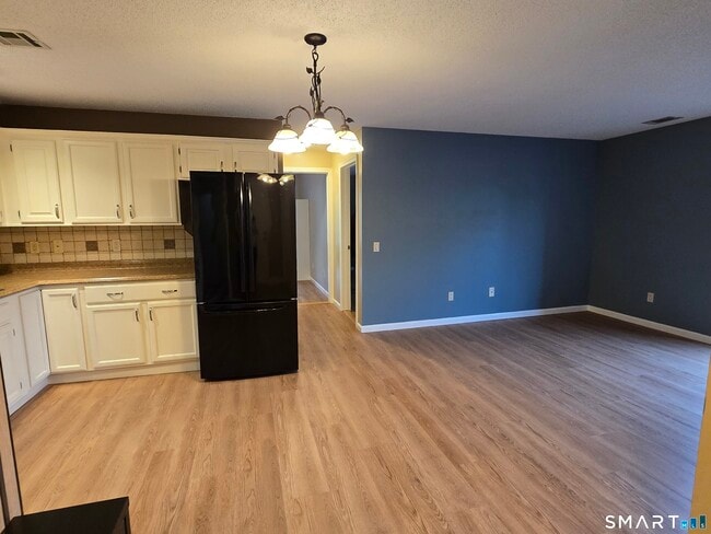 54 N Mountain Rd Unit 302